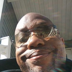 Meet your Posher, Carlos